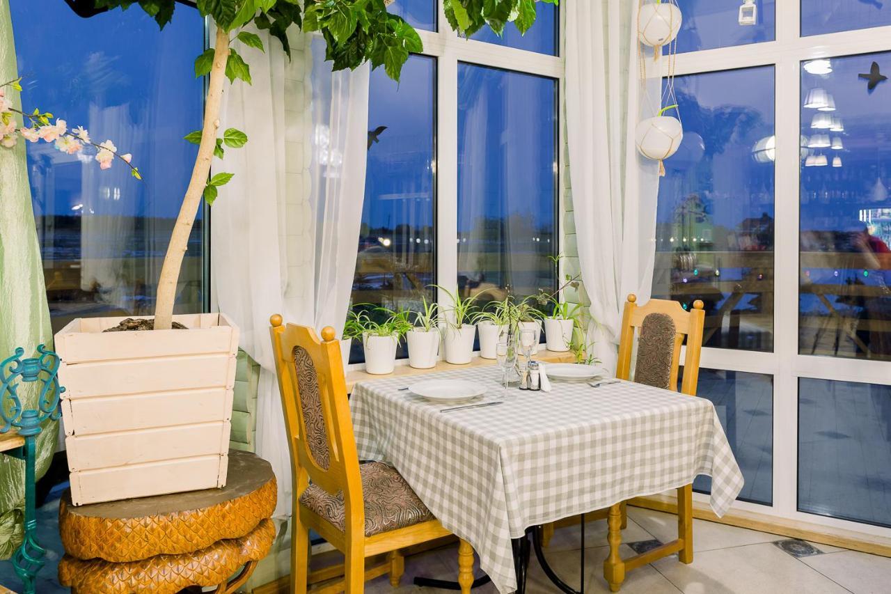 Hotel Kvetky Yablyni Sutoki Exterior foto